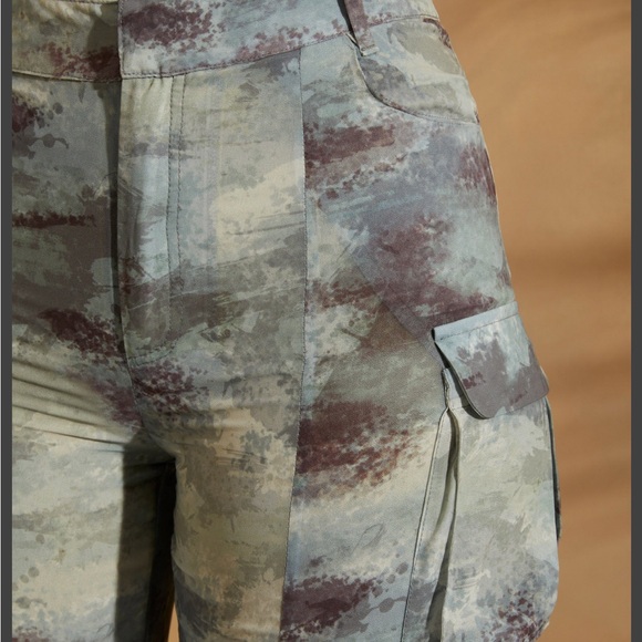 Tall High Waist Camo Cargo Trousers in Khaki Print - Picture 3 of 3